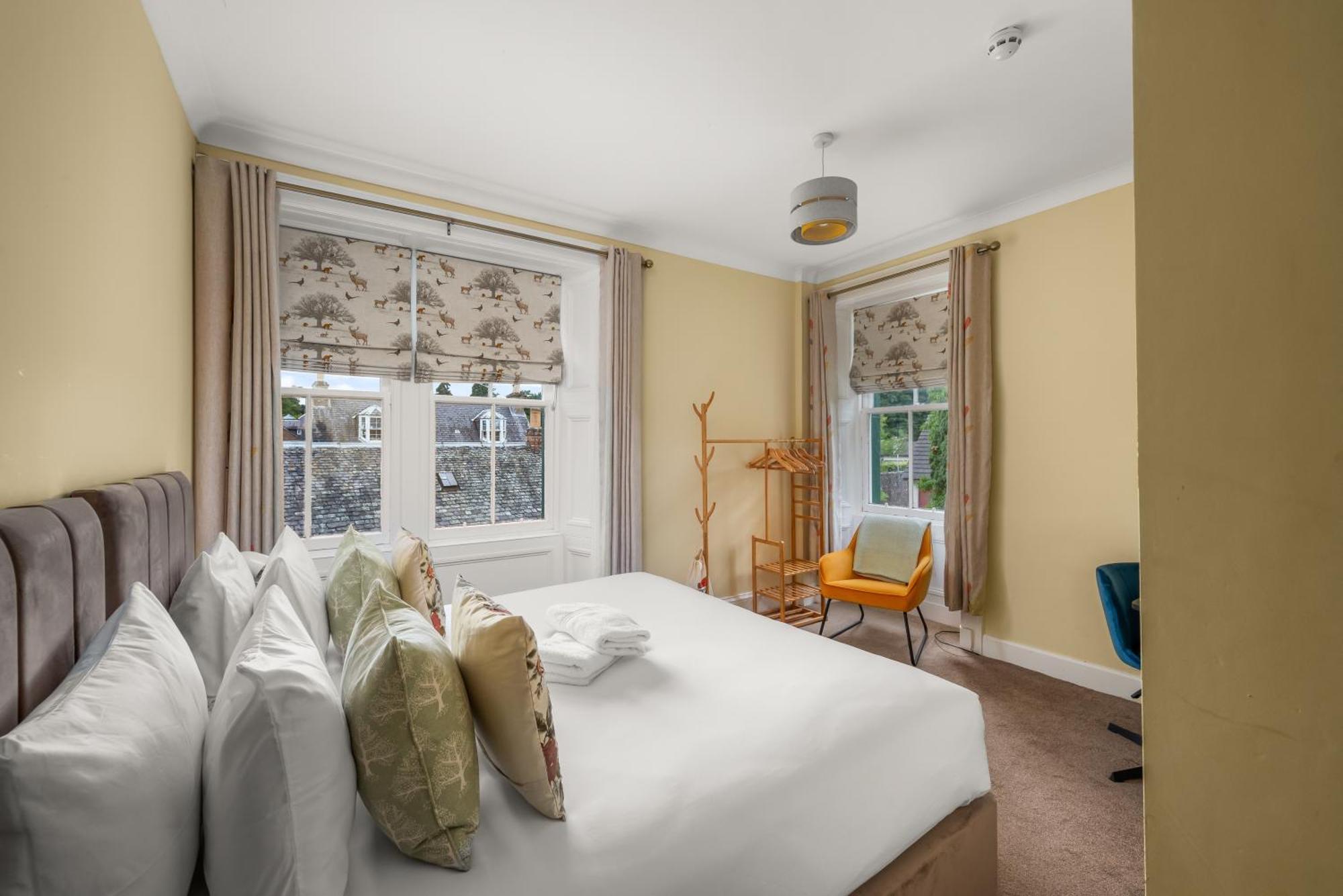 Rosebank House - 12 Guests, 6 Ensuite Bedrooms, Ev Point, Games Rooms, Wood Burner, Pet Friendly! Blairgowrie and Rattray ภายนอก รูปภาพ